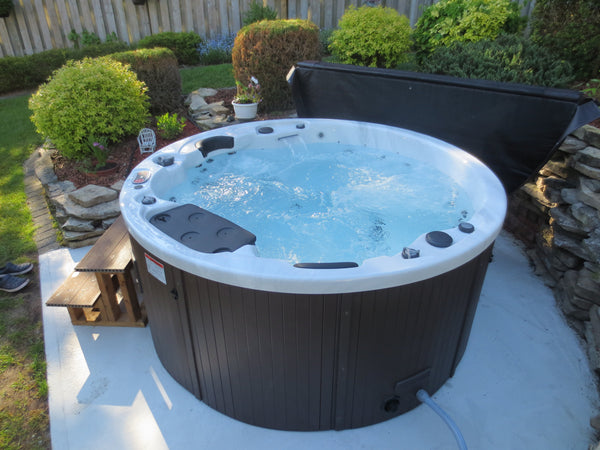Ottawa 38-Jet 5-Person Spa